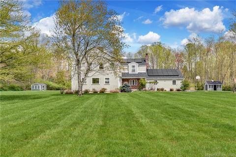 39 Brookwood Dr, Newtown, CT 06470