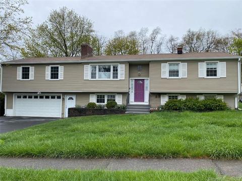 60 Sassacus Dr, Milford, CT 06461