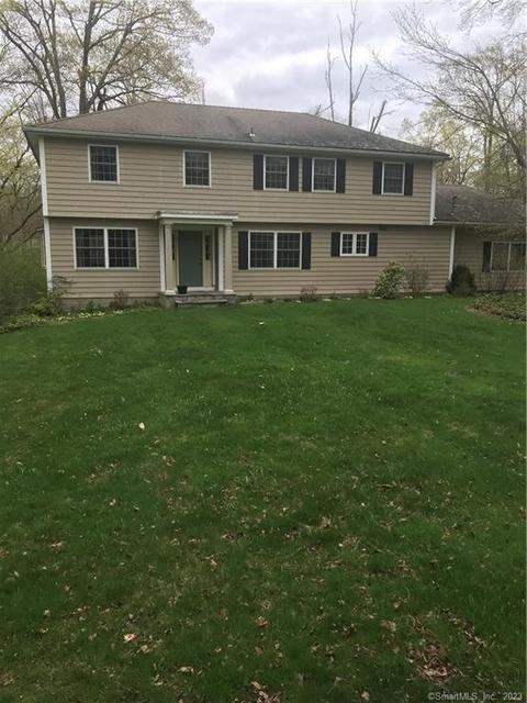 12 Stone Fence Ln, Newtown, CT 06470