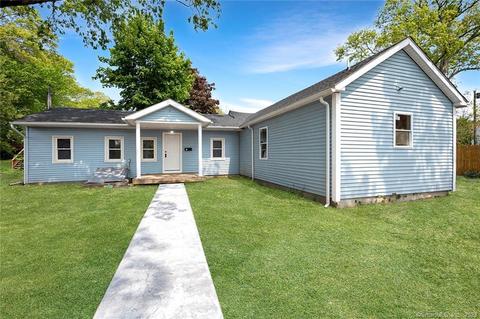 92 Manila St, Watertown, CT 06779