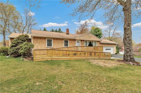 75 Macarthur Rd, Trumbull, CT 06611