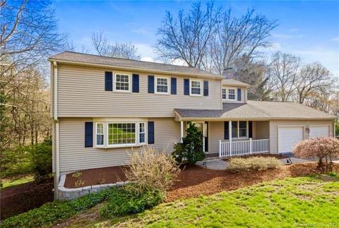 29 Elizabeth Ln, Tolland, CT 06084