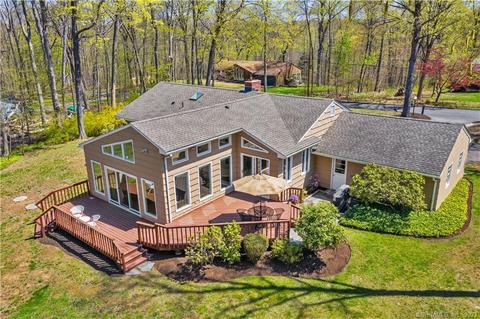 108 Crestwood Rd, Bethany, CT 06524