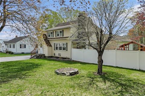 247 Old Hartford Rd, Colchester, CT 06415