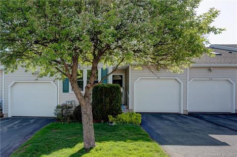 712 Berry Patch Way #712, Southington, CT 06489
