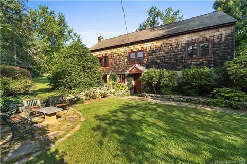 582 Amity Rd, Woodbridge, CT 06525