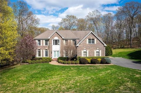 39 Greenleaf Farms Rd, Newtown, CT 06470