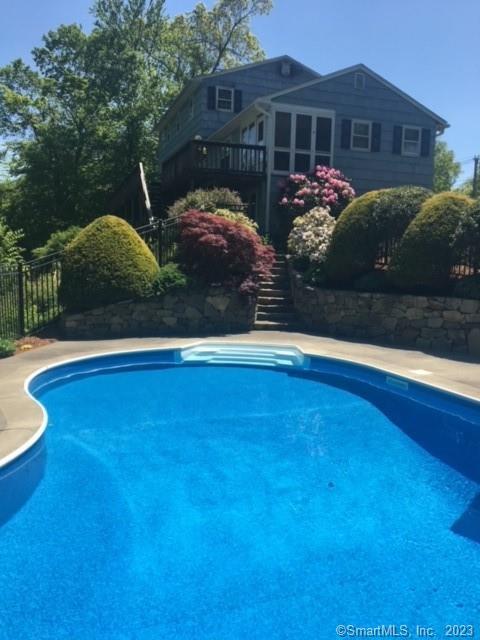 141 Whisconier Rd, Brookfield, CT 06804