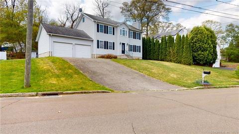 11 Fairfield Ct, Naugatuck, CT 06770