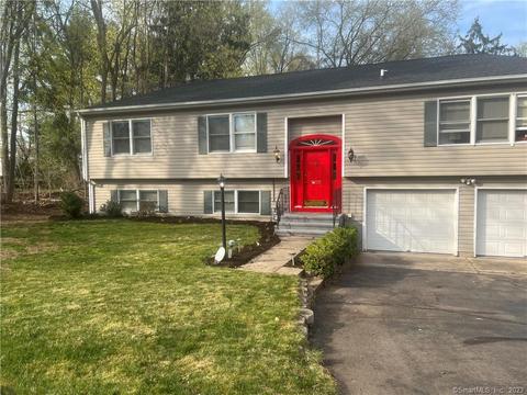 485 W Woods Rd, Hamden, CT 06518