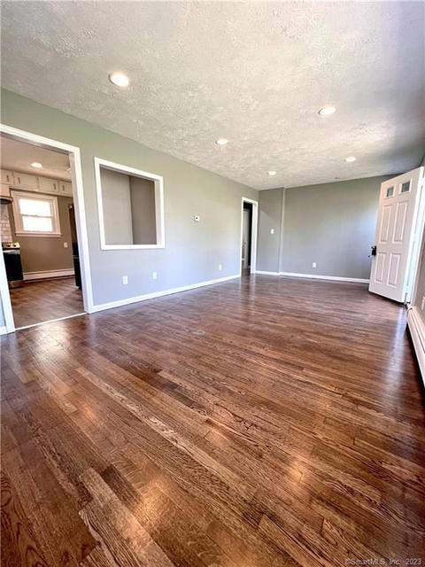 57 Prospect Hill Dr, East Windsor, CT 06088