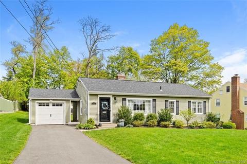 22 Rockledge Dr, West Hartford, CT 06107