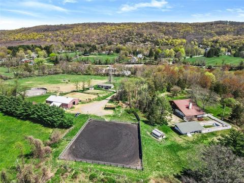 237 Hynes Rd, Beekman, NY 12570