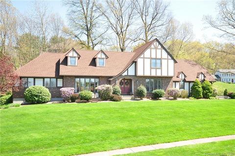 49 Holyoke Dr, Manchester, CT 06040