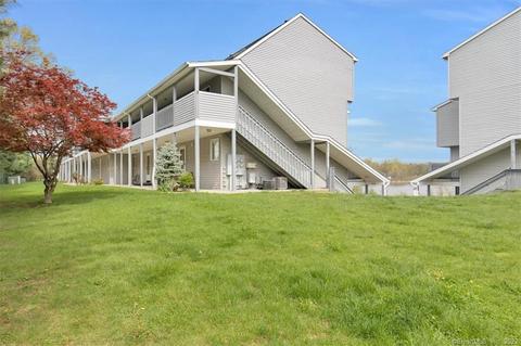 365 Woodford Ave #32, Plainville, CT 06062