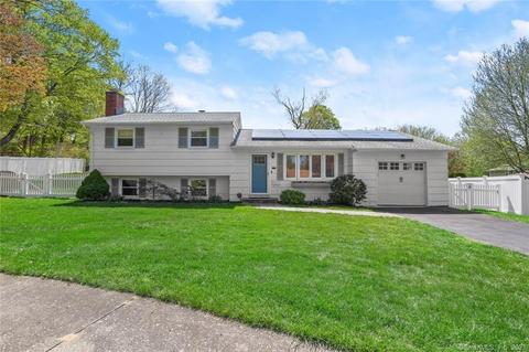 37 Shalimar Ln, Fairfield, CT 06824