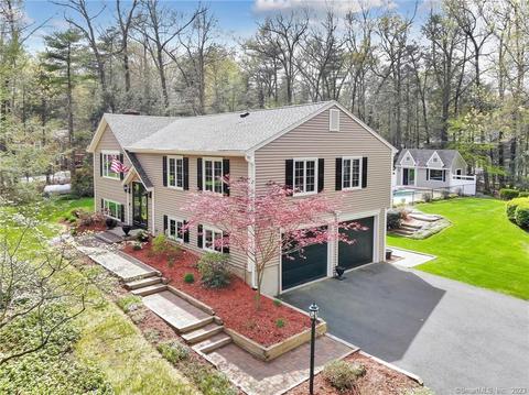 17 Horseshoe Dr, East Granby, CT 06026