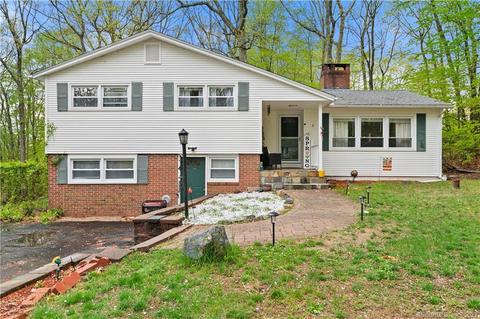 8 Forest Ln, Gales Ferry, CT 06335