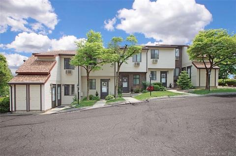 12 Santangelo Ter #12, Derby, CT 06418