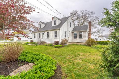 876 Shennecossett Rd, Groton, CT 06340