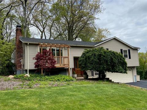 32 Montowese Trl, Wallingford, CT 06492
