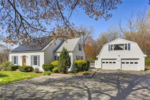 226 Fort Hill Rd, Groton, CT 06340