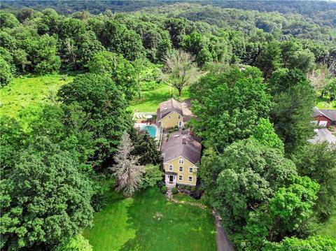 11 Tory Ln, Newtown, CT 06470