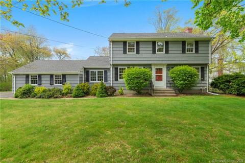 46 Patrick Ln, Branford, CT 06405