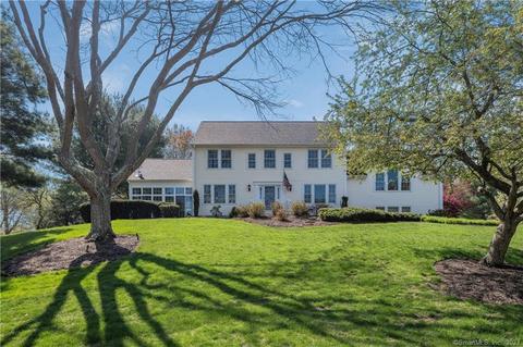 5 Edinburgh Ln, Madison, CT 06443