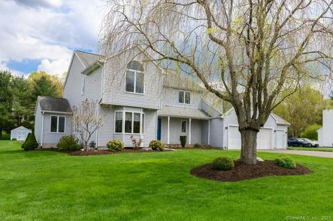 136 Hitching Post Dr, Southington, CT 06489
