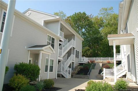 128 Meridian St #212, Groton, CT 06340
