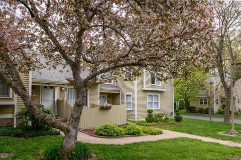 453 Lakeview Dr #453, Southington, CT 06489