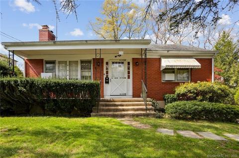 69 Summer St, New Canaan, CT 06840