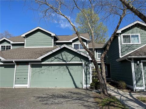 101 Spyglass Cir #101, Groton, CT 06340