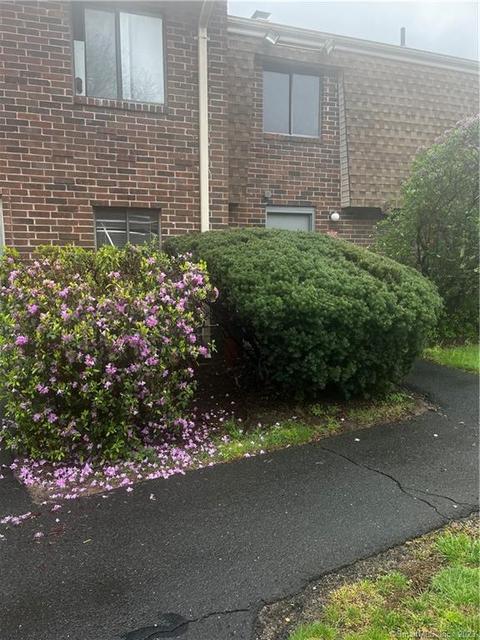 23 Wakefield Cir #23, East Hartford, CT 06118