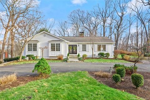 76 Nubel Ln, New Canaan, CT 06840