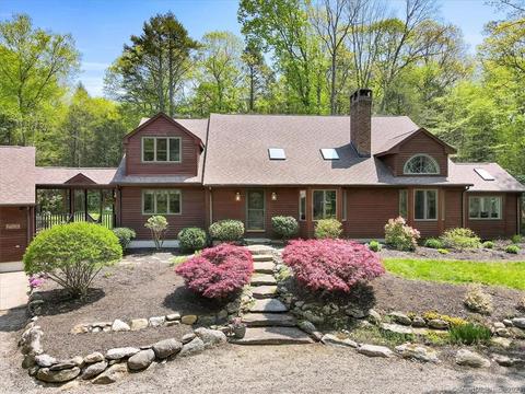 317 Wrights Mill Rd, Coventry, CT 06238