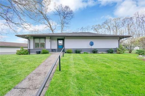 5 Sycamore Dr #A, Mansfield, CT 06250