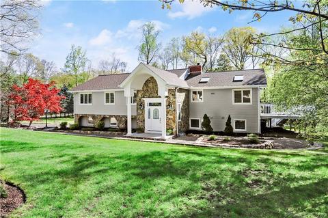 61 Dogwood Ct, Stamford, CT 06903