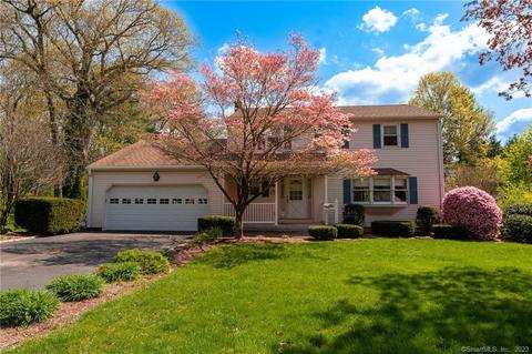 19 Kennedy Rd, Manchester, CT 06042