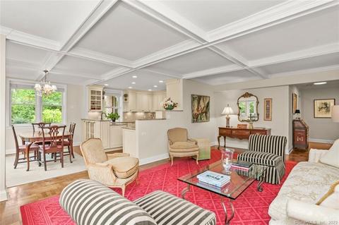 2 Putnam Hl #1H, Greenwich, CT 06830