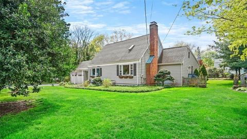 95 Dorking Dr, Fairfield, CT 06824