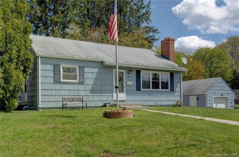 15 Gill St, Colchester, CT 06415