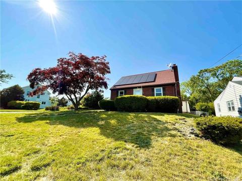 103 Bassett St, West Haven, CT 06516