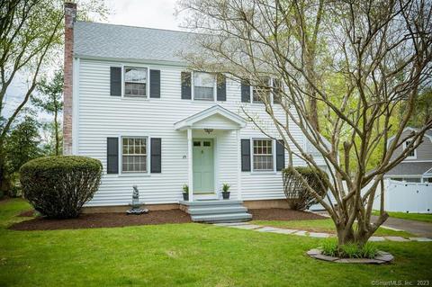 25 Appletree Ln, North Haven, CT 06473