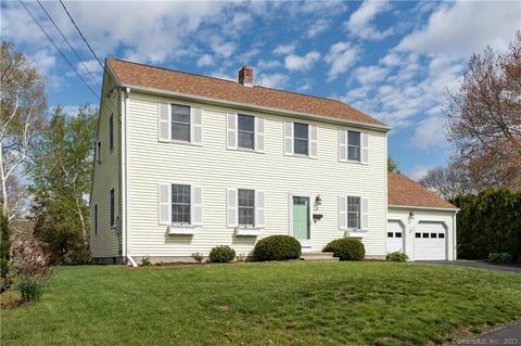 2 Meadow St, East Lyme, CT 06357