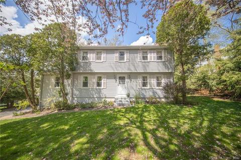 36 Greentree Dr, Waterford, CT 06385