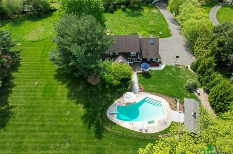 2990 Redding Rd, Fairfield, CT 06824