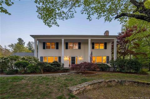 1 Old Easton Tpke, Weston, CT 06883