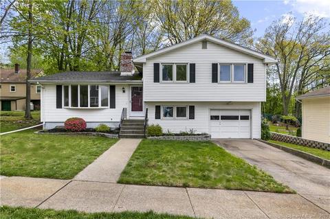 110 Harrison Dr, Hamden, CT 06514